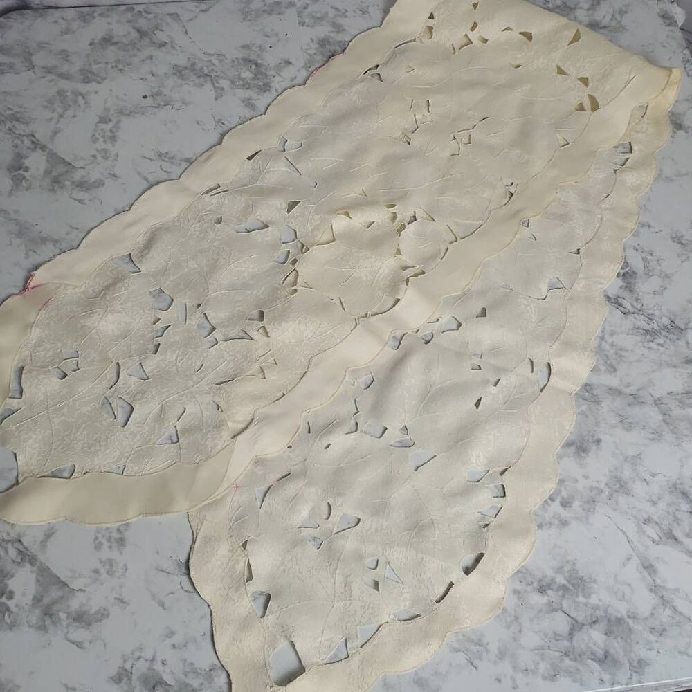 Vintage White Long Decor Mantle Fabric‎
